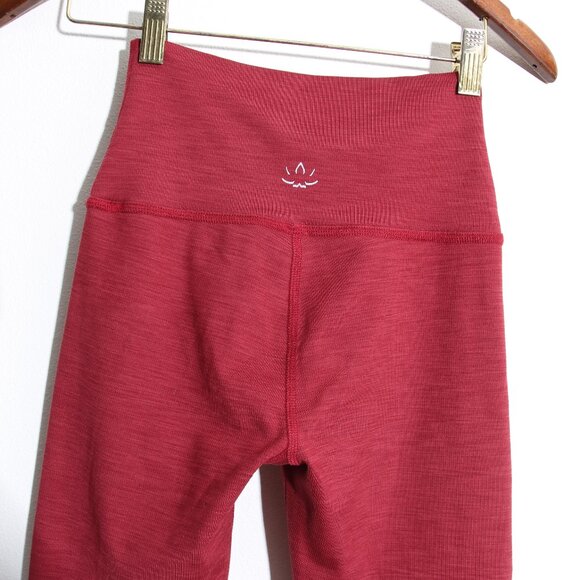 Beyond Yoga Heather Rib High Waisted Midi Leggings Rosewood Red Size Small - Picture 11 of 16